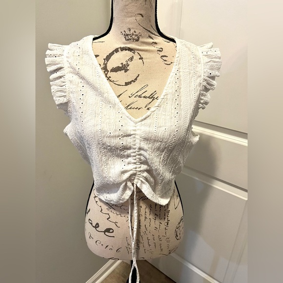 NWT BCBG Generation Sleeveless White Crop Top Blouse W Ruffle And Tie, Sz Large - Picture 4 of 14